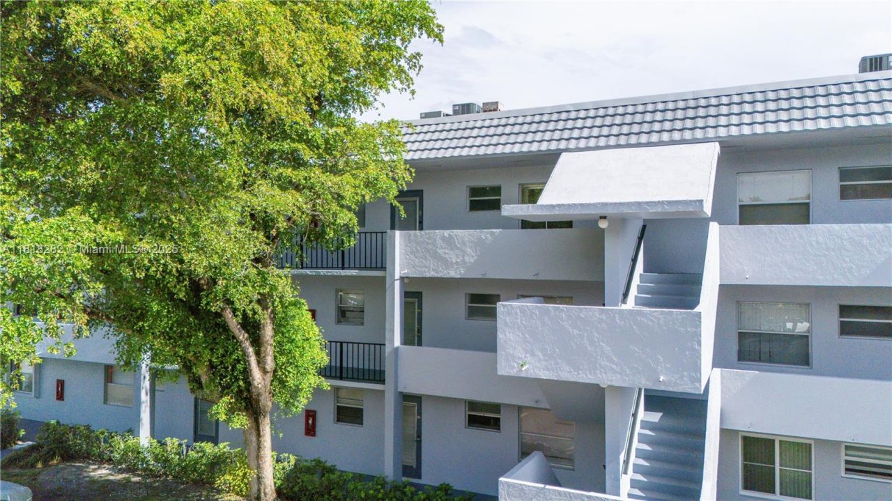 8350 Sands Point Blvd, Unit E309, Tamarac, FL 33321 Photo