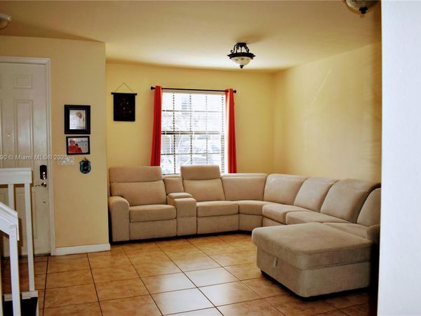 8873 W 35th Ln, Hialeah, FL 33018