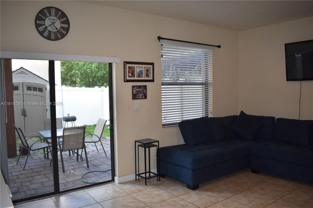 8873 W 35th Ln, Hialeah, FL 33018 Photo