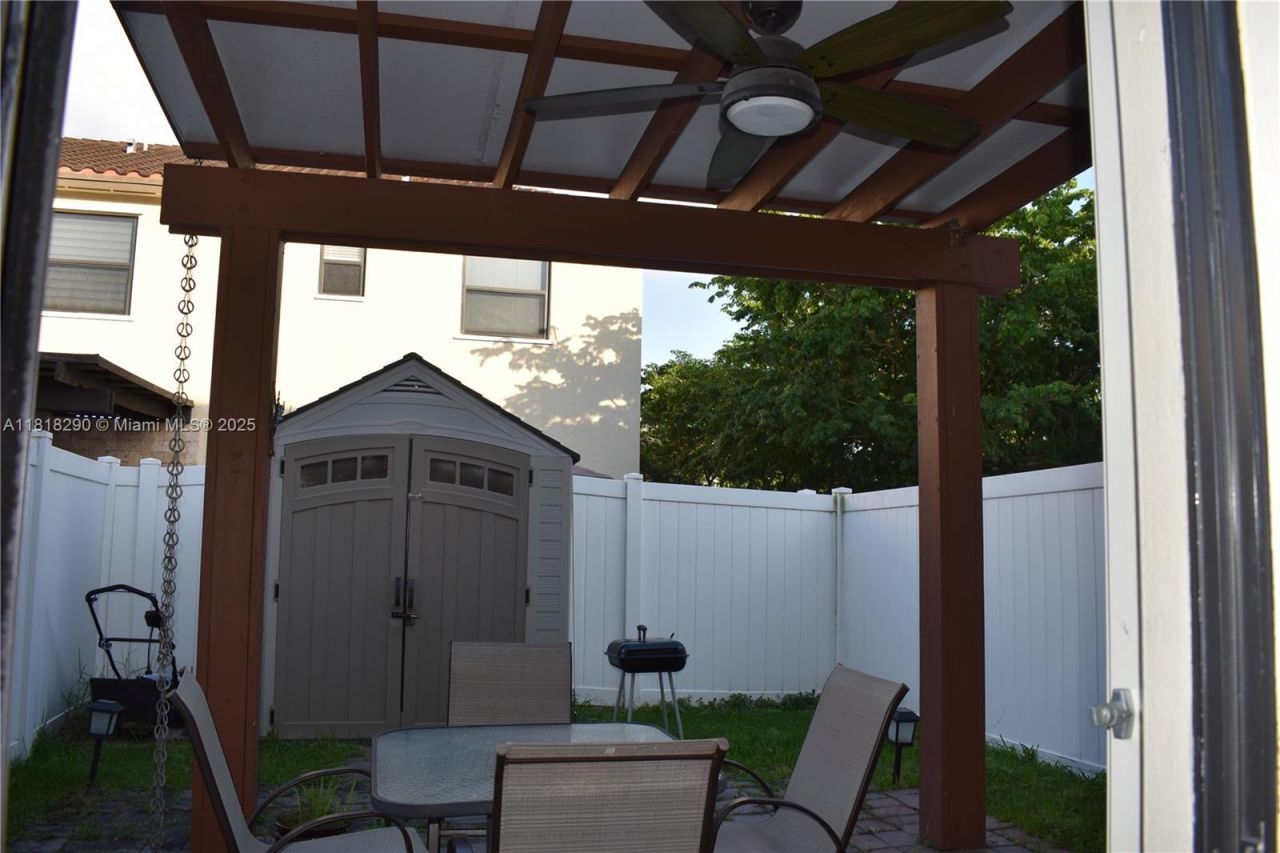 8873 W 35th Ln, Hialeah, FL 33018 Photo