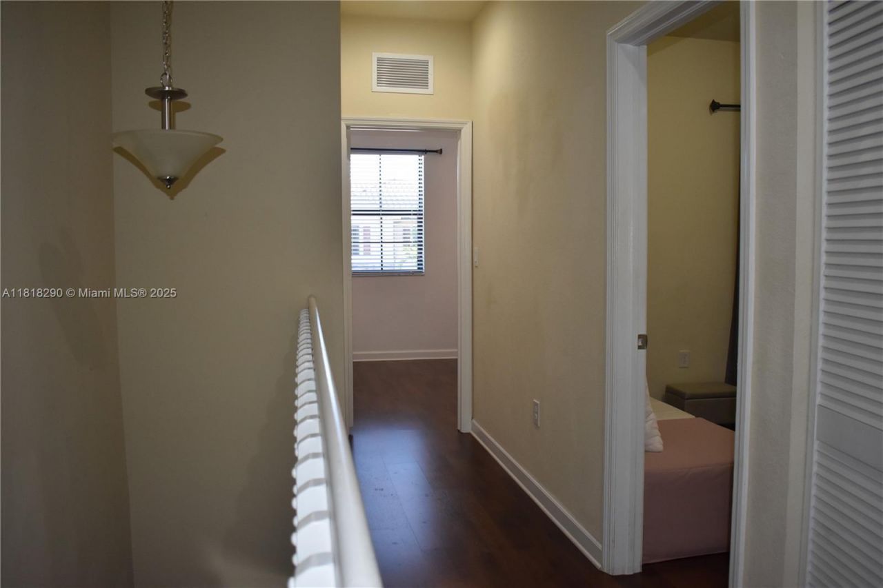 8873 W 35th Ln, Hialeah, FL 33018 Photo