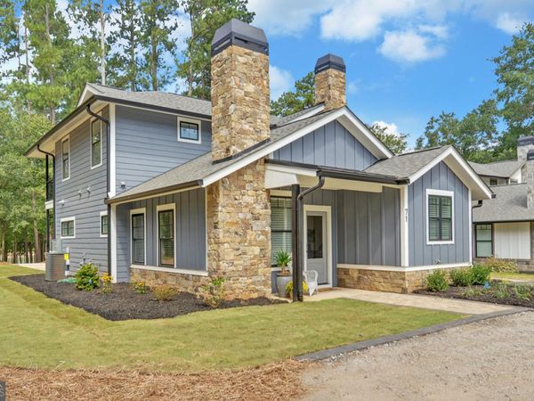 71 Woodlake Crt, Hartwell, GA 30643