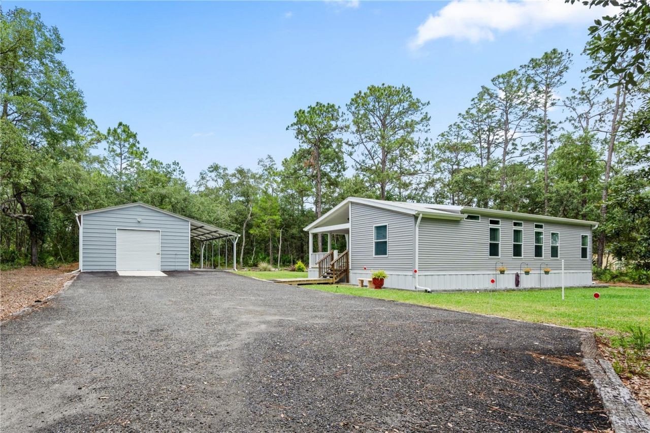 7039 S Straight Avenue, Homosassa, FL 34446 Main Photo