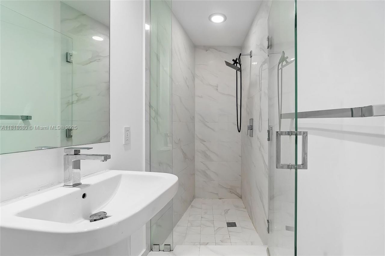 801 S Miami Ave, Unit 3704, Miami, FL 33130 Photo