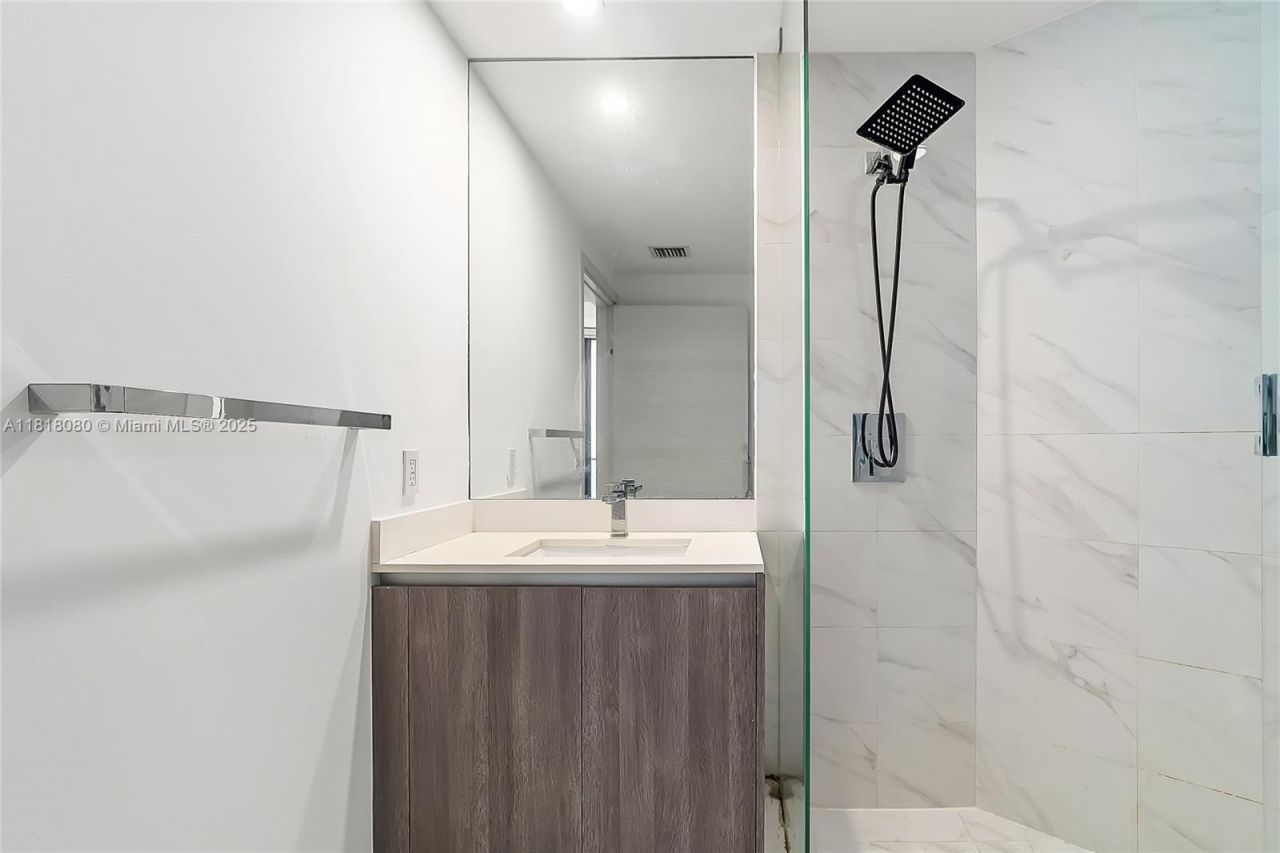 801 S Miami Ave, Unit 3704, Miami, FL 33130 Photo