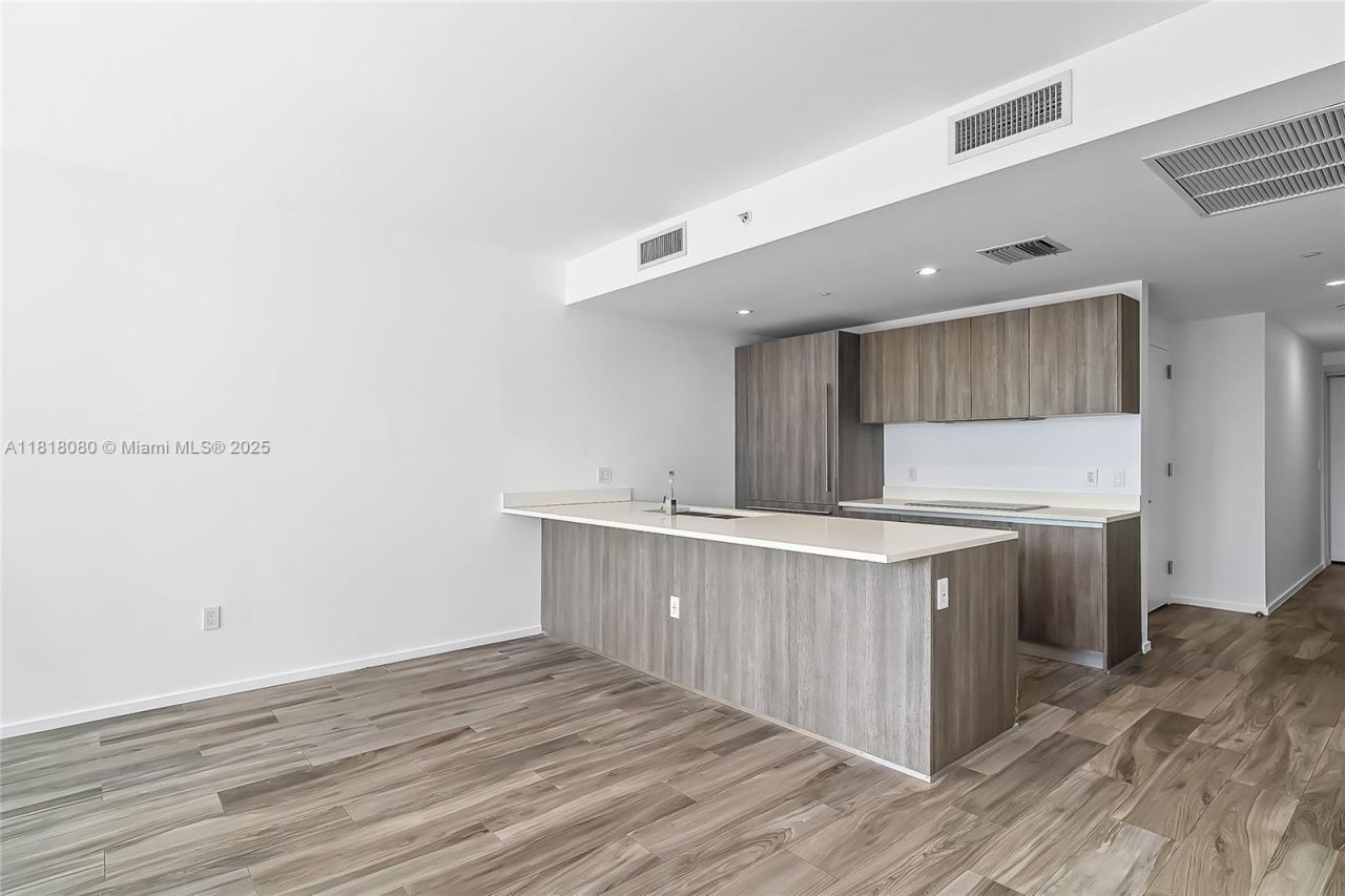 801 S Miami Ave, Unit 3704, Miami, FL 33130 Photo