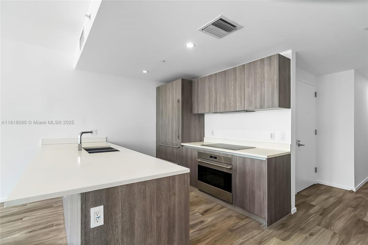 801 S Miami Ave, Unit 3704, Miami, FL 33130 Photo