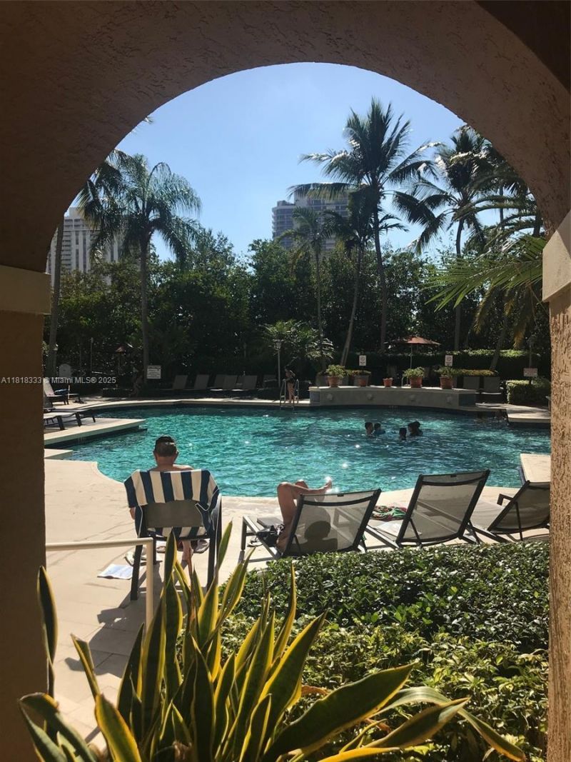 19801 E Country Club Dr, Unit 4-603, Aventura, FL 33180 Photo