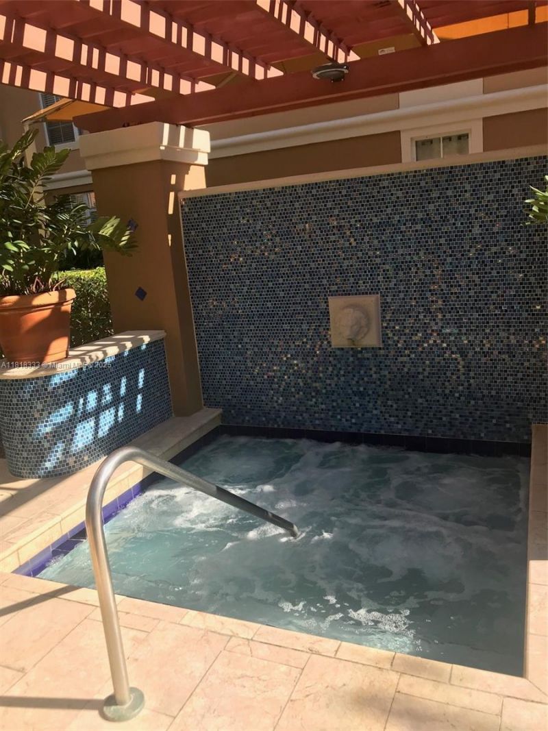 19801 E Country Club Dr, Unit 4-603, Aventura, FL 33180 Photo