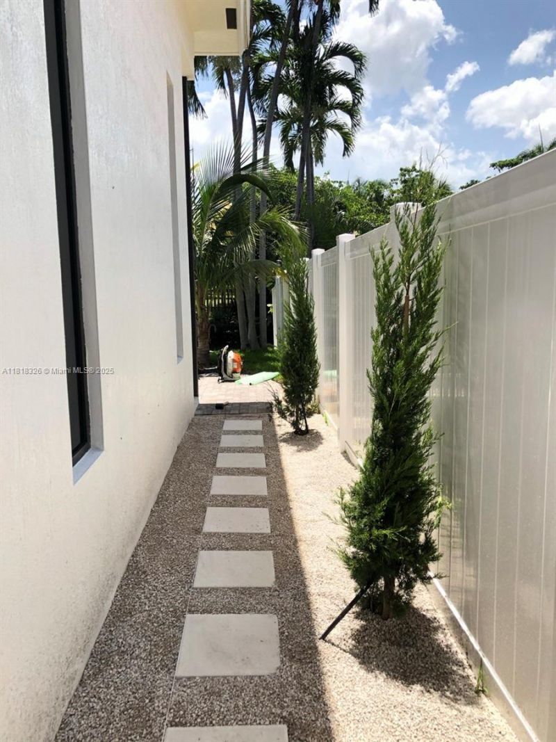 1951 SW 28th Ave, Fort Lauderdale, FL 33312 Photo