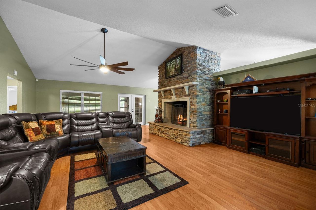 1827 SW Shiloh Street, Fort White, FL 32038 Photo