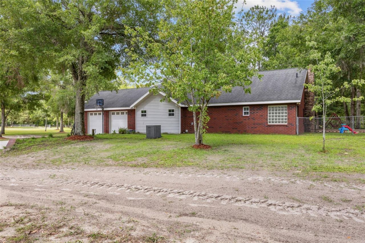 1827 SW Shiloh Street, Fort White, FL 32038 Photo