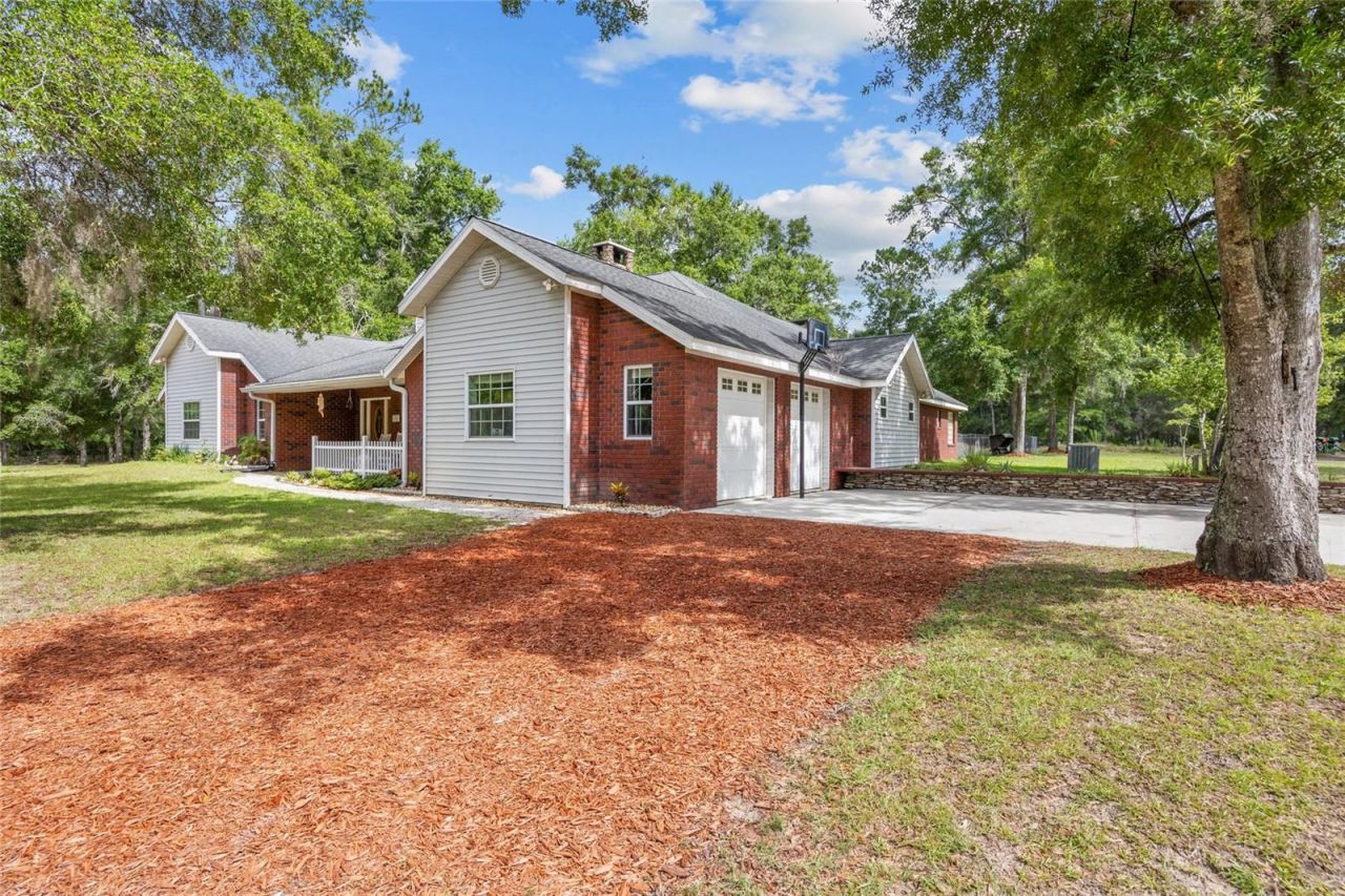 1827 SW Shiloh Street, Fort White, FL 32038 Photo