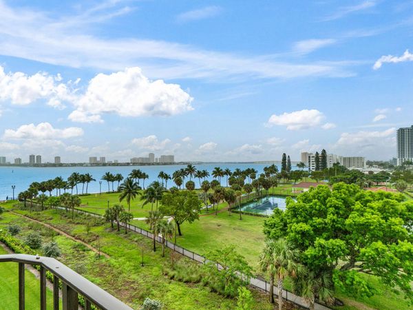 801 Lake Shore Drive, Unit 619, Lake Park, FL 33403