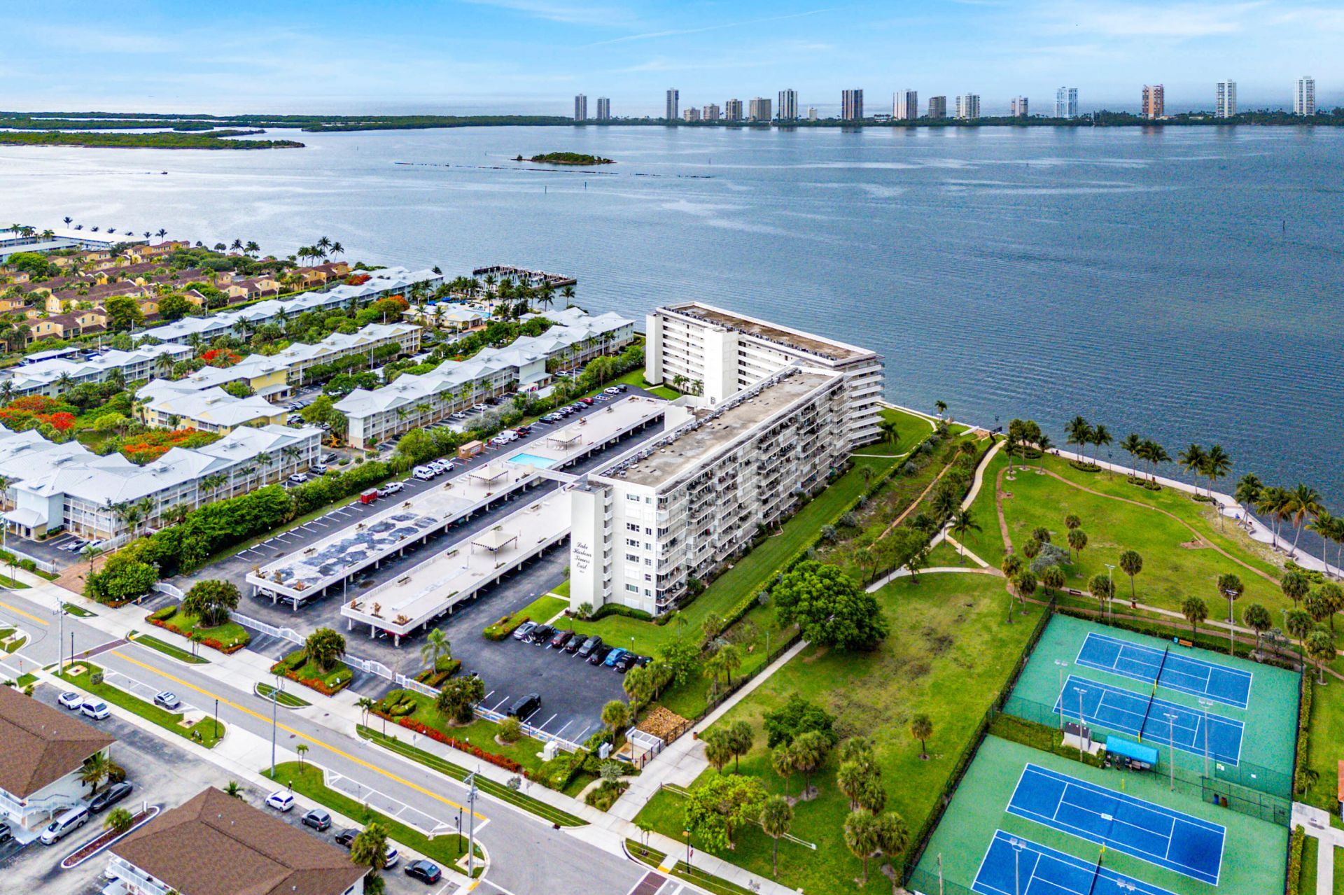 801 Lake Shore Drive, Unit 619, Lake Park, FL 33403 Photo