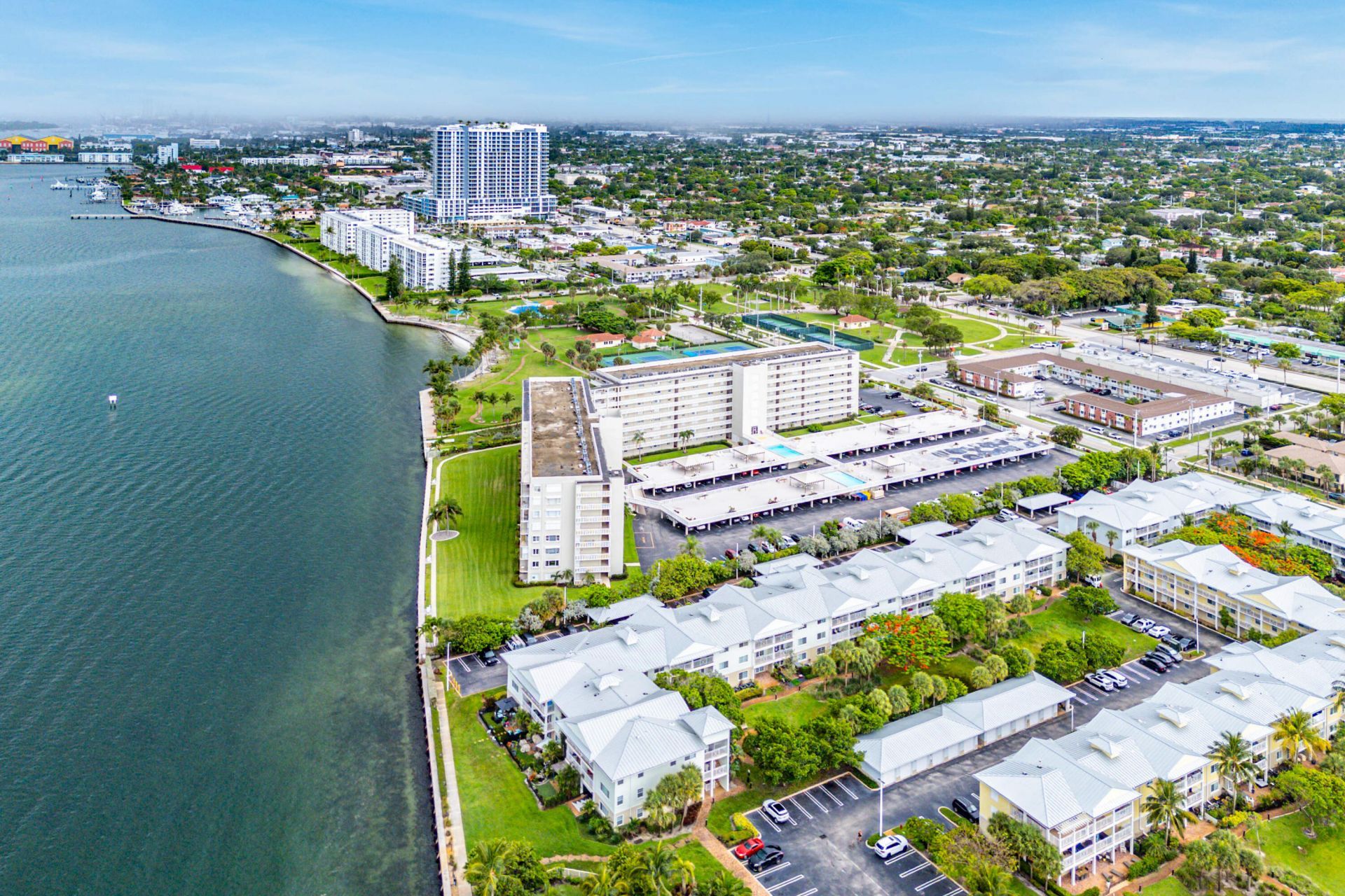 801 Lake Shore Drive, Unit 619, Lake Park, FL 33403 Photo