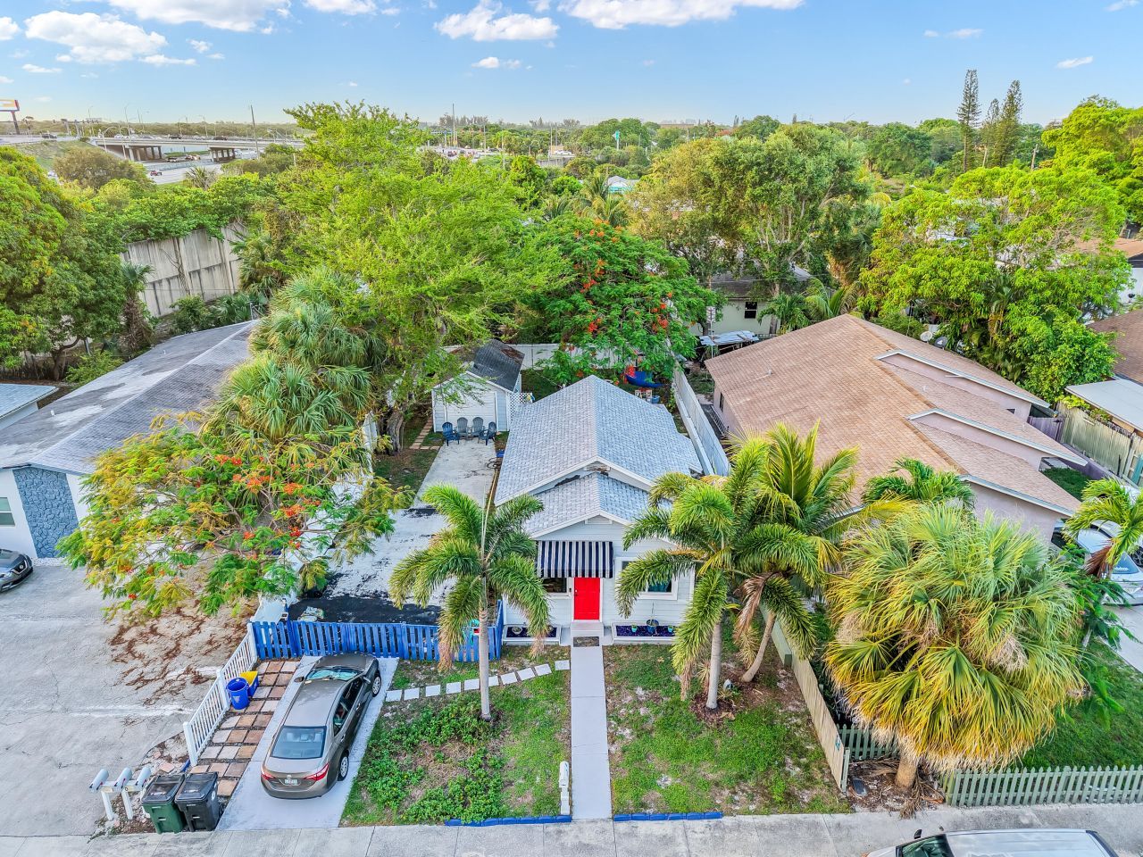 1738 Sunset Avenue, Lake Worth Beach, FL 33460 Photo