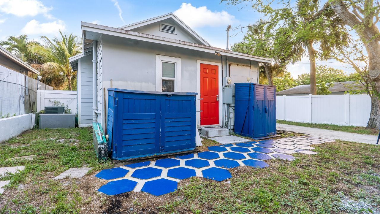 1738 Sunset Avenue, Lake Worth Beach, FL 33460 Photo