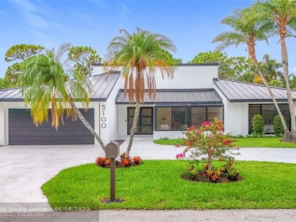 5100 Pineview Cir, Delray Beach, FL 33445