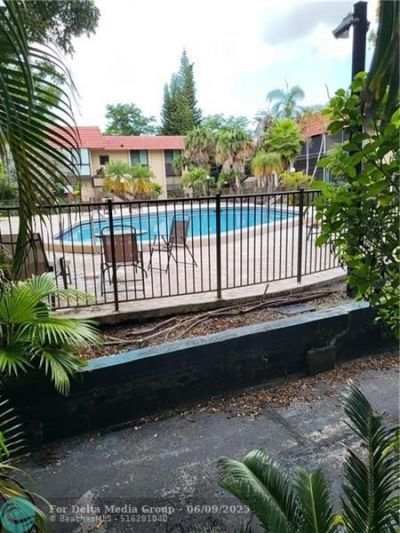 780 NE 199th Street, Unit E 101, Miami, FL 33179 Photo