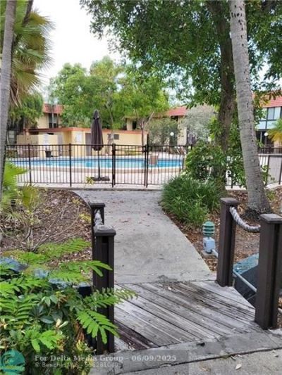 780 NE 199th Street, Unit E 101, Miami, FL 33179 Photo