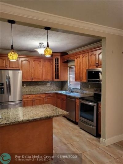 780 NE 199th Street, Unit E 101, Miami, FL 33179 Photo