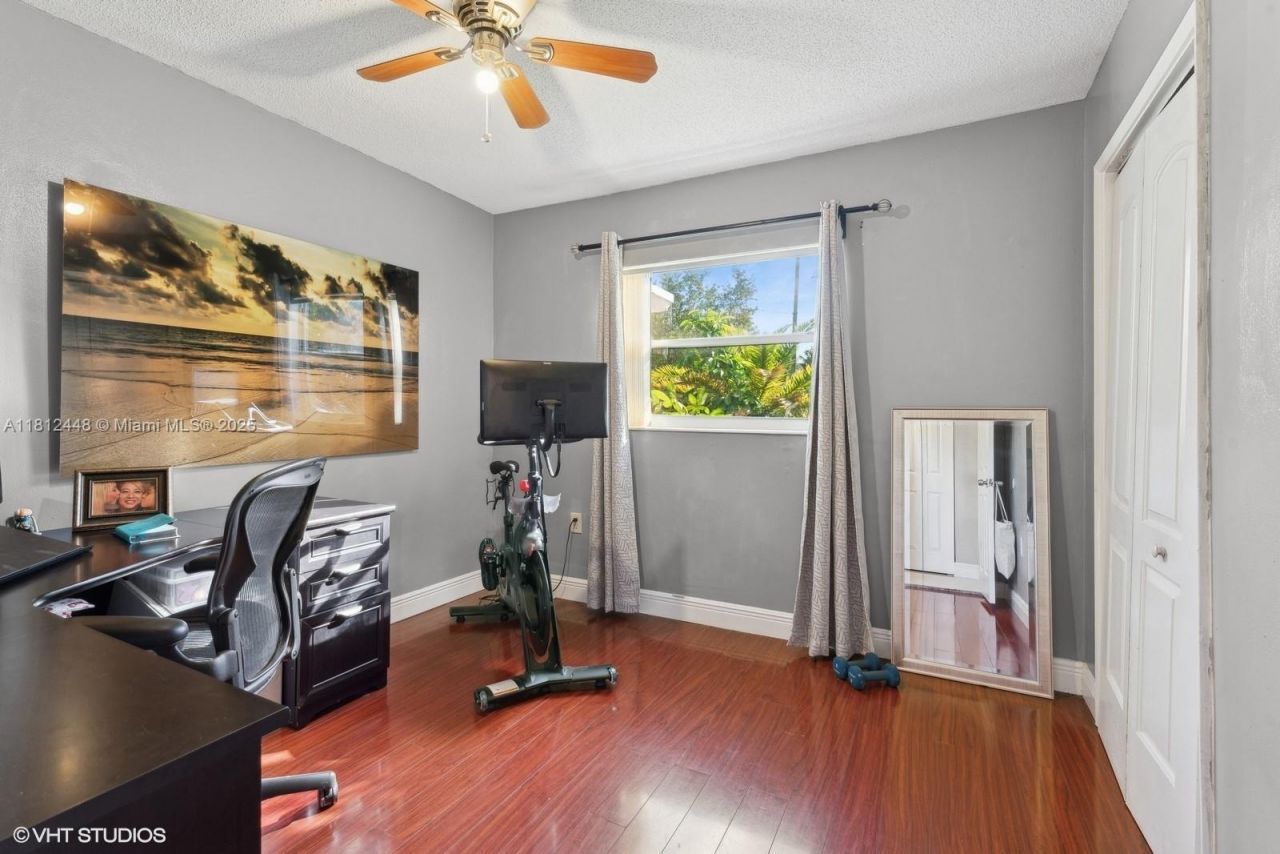 1831 SW 42nd Ter, Fort Lauderdale, FL 33317 Photo