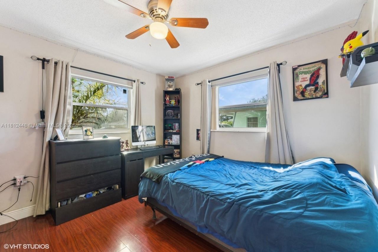 1831 SW 42nd Ter, Fort Lauderdale, FL 33317 Photo