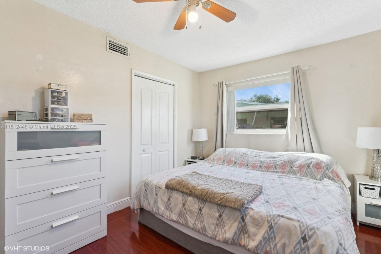 1831 SW 42nd Ter, Fort Lauderdale, FL 33317 Photo