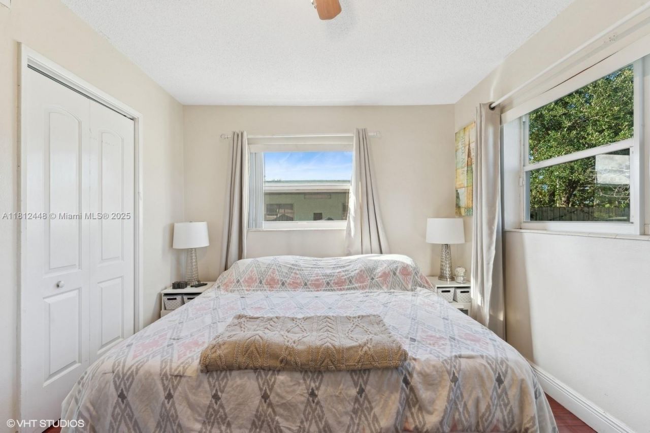 1831 SW 42nd Ter, Fort Lauderdale, FL 33317 Photo