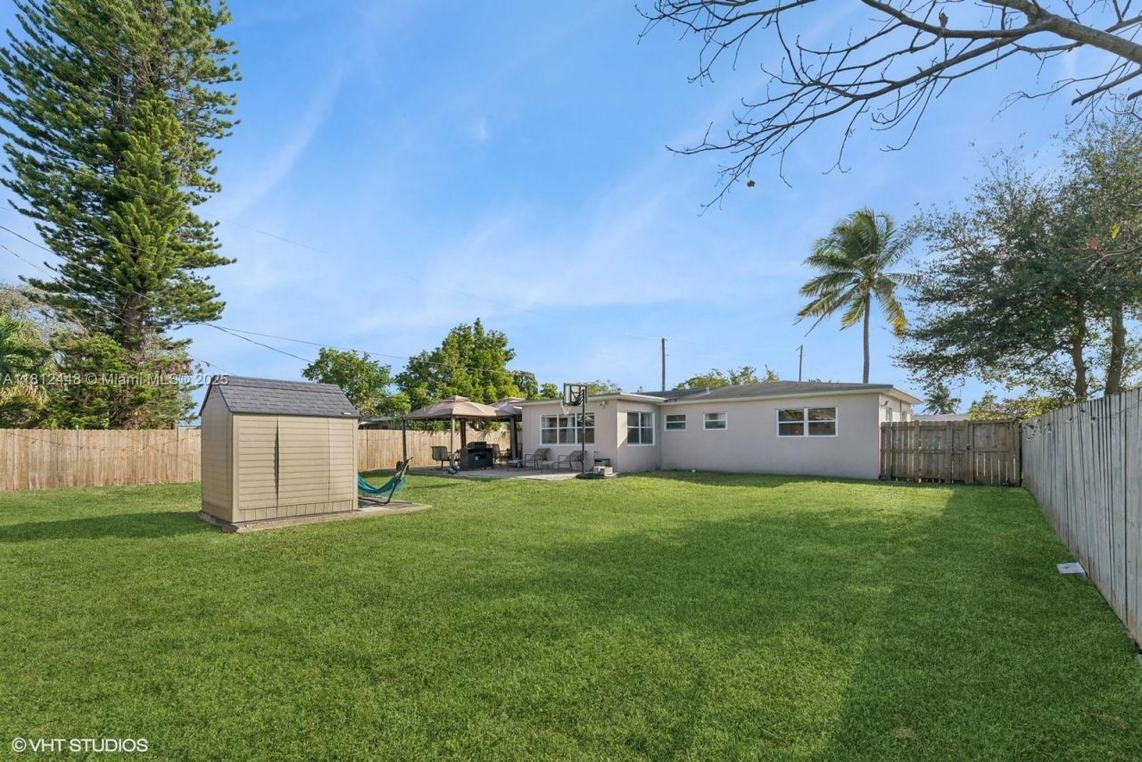 1831 SW 42nd Ter, Fort Lauderdale, FL 33317 Photo