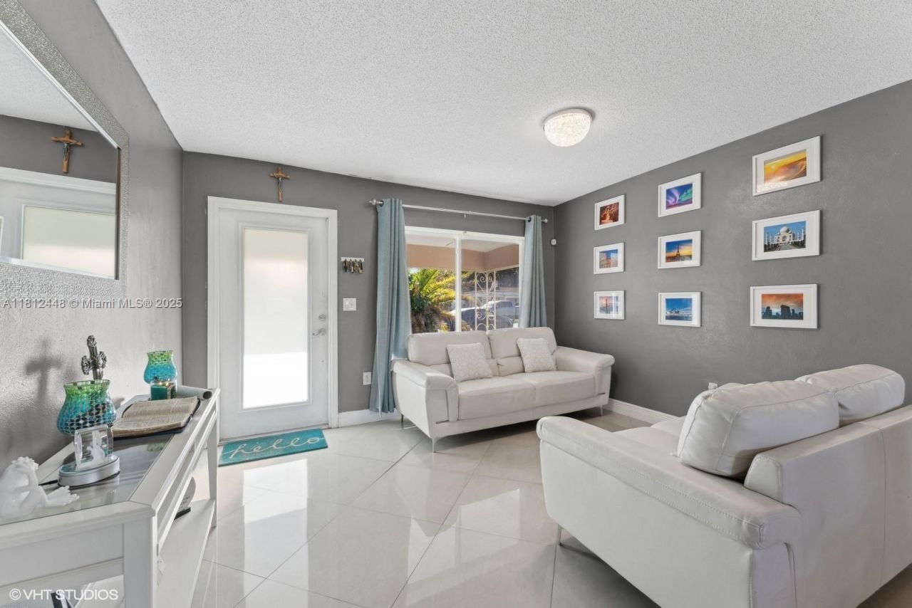 1831 SW 42nd Ter, Fort Lauderdale, FL 33317 Photo