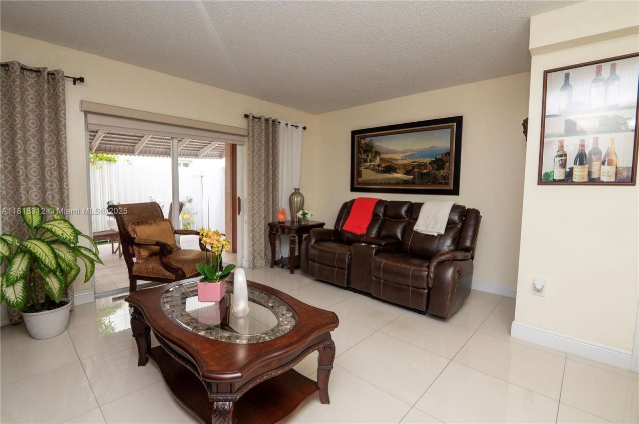 2375 W 74th St, Unit 106-6, Hialeah, FL 33016 Photo