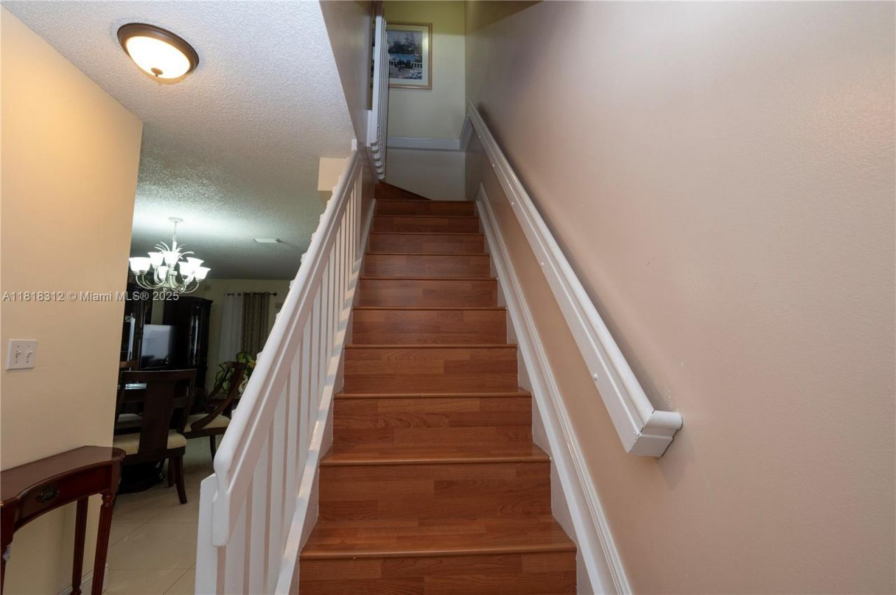 2375 W 74th St, Unit 106-6, Hialeah, FL 33016 Photo