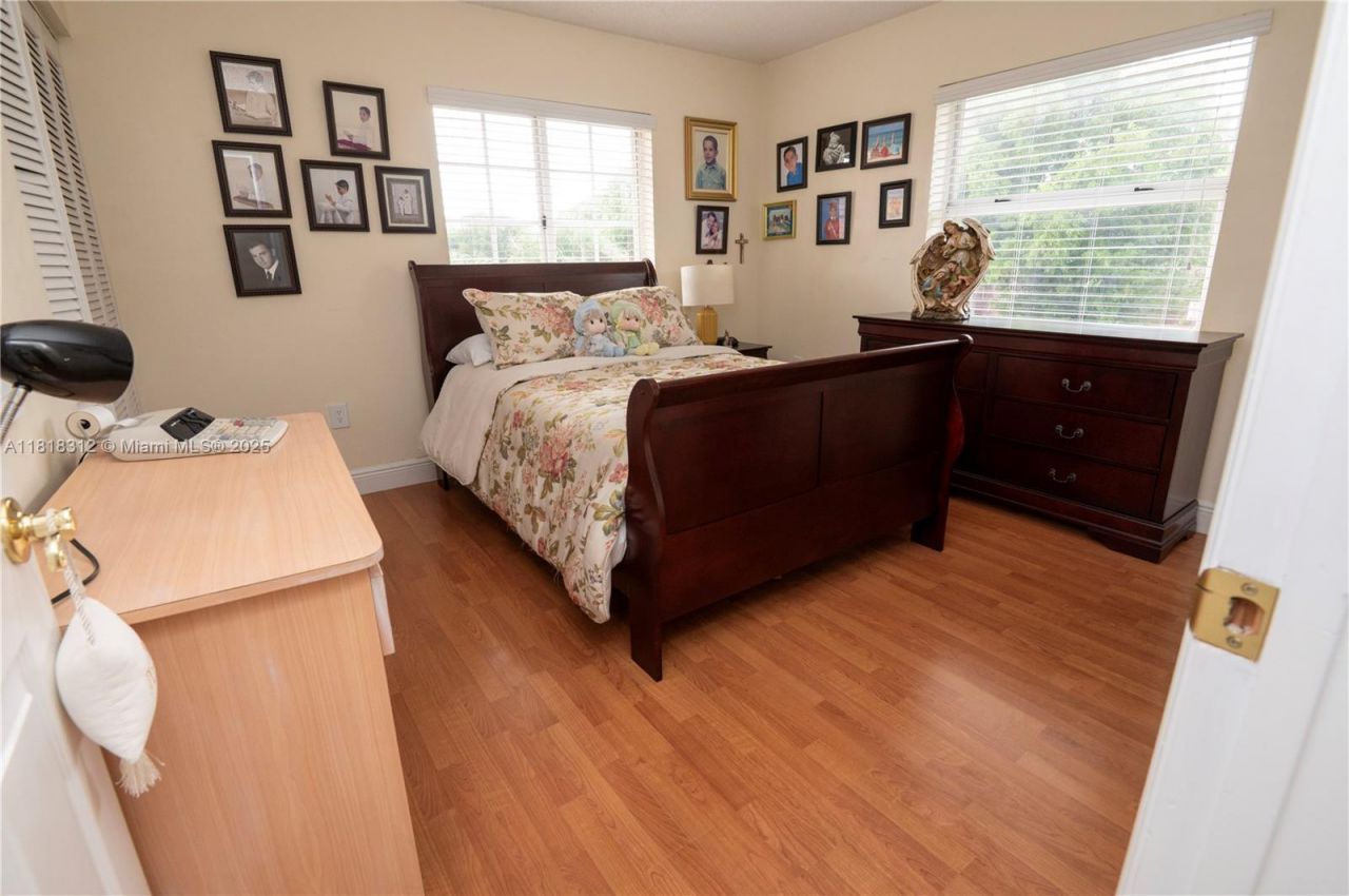 2375 W 74th St, Unit 106-6, Hialeah, FL 33016 Photo