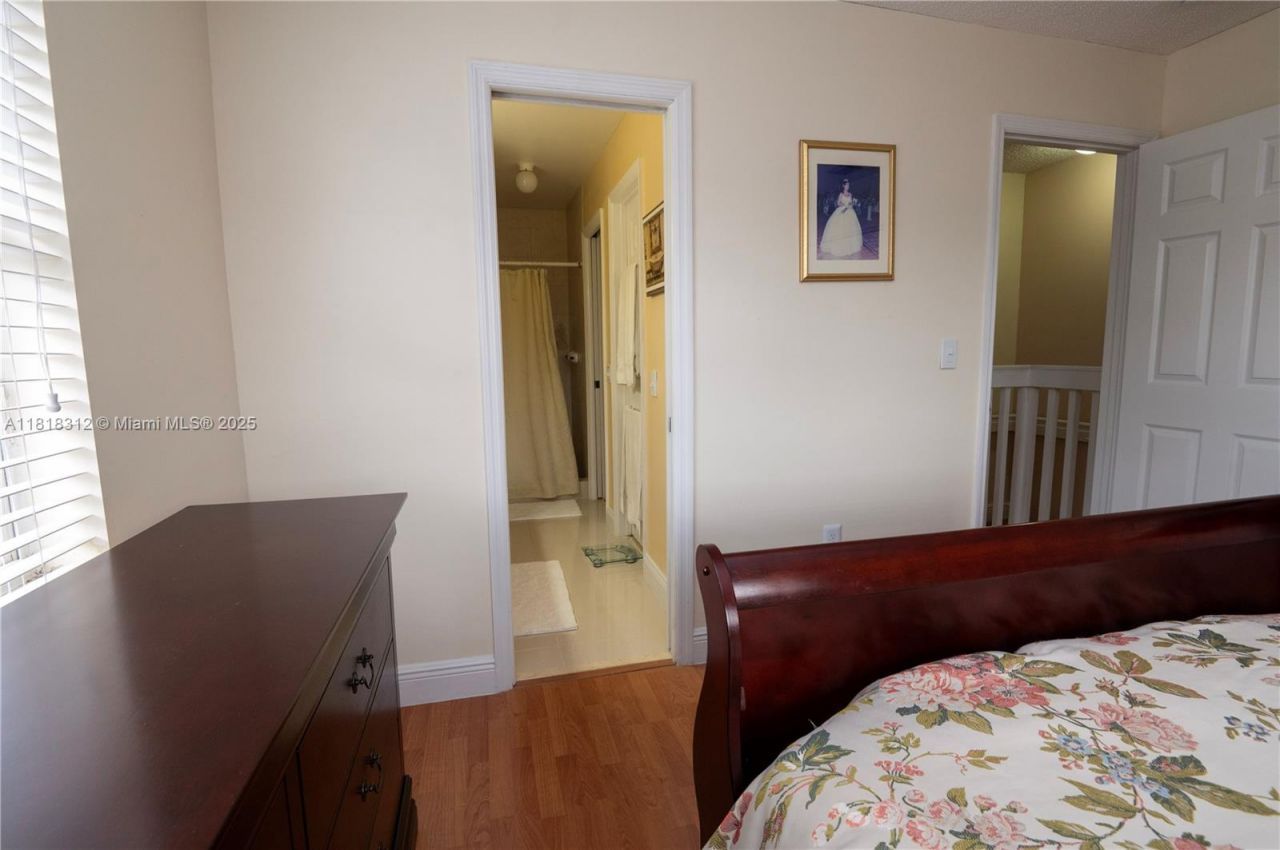 2375 W 74th St, Unit 106-6, Hialeah, FL 33016 Photo