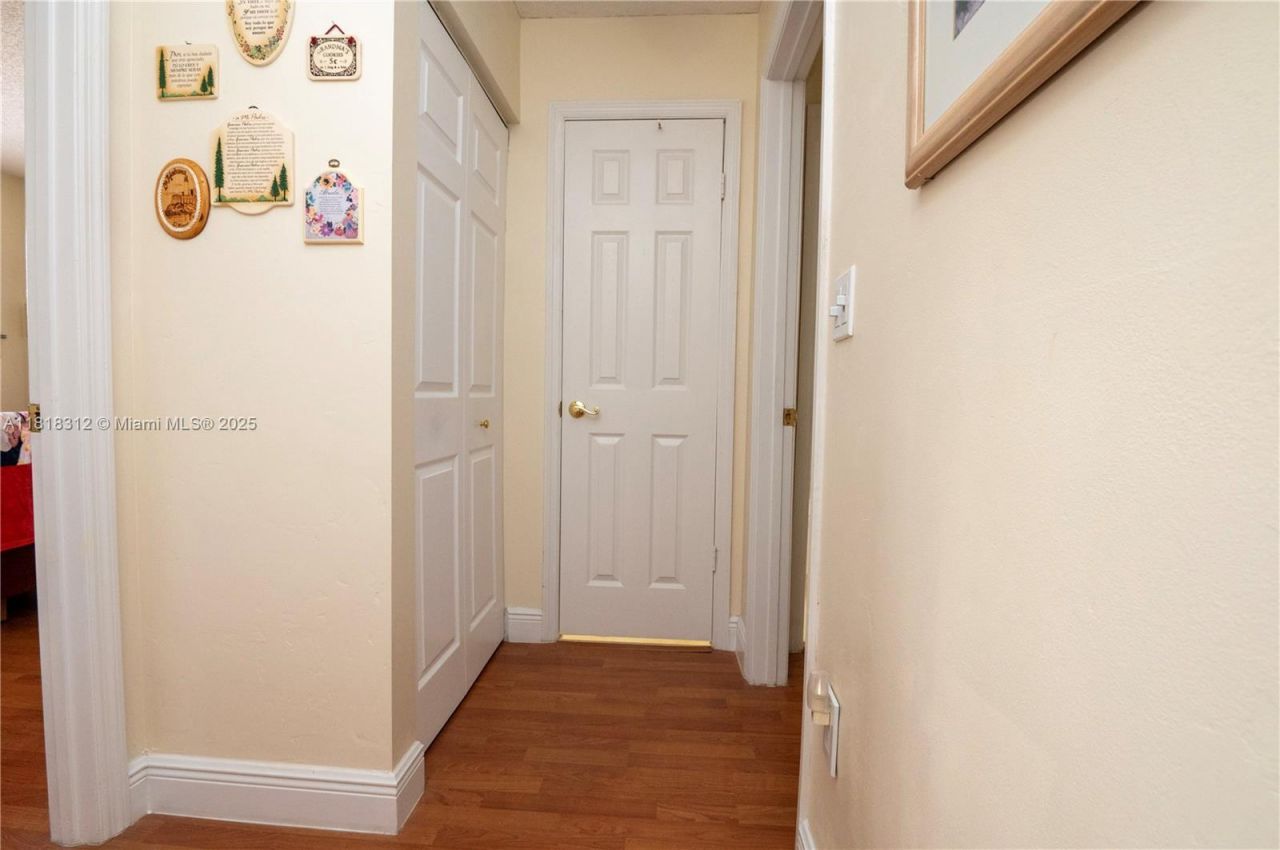 2375 W 74th St, Unit 106-6, Hialeah, FL 33016 Photo