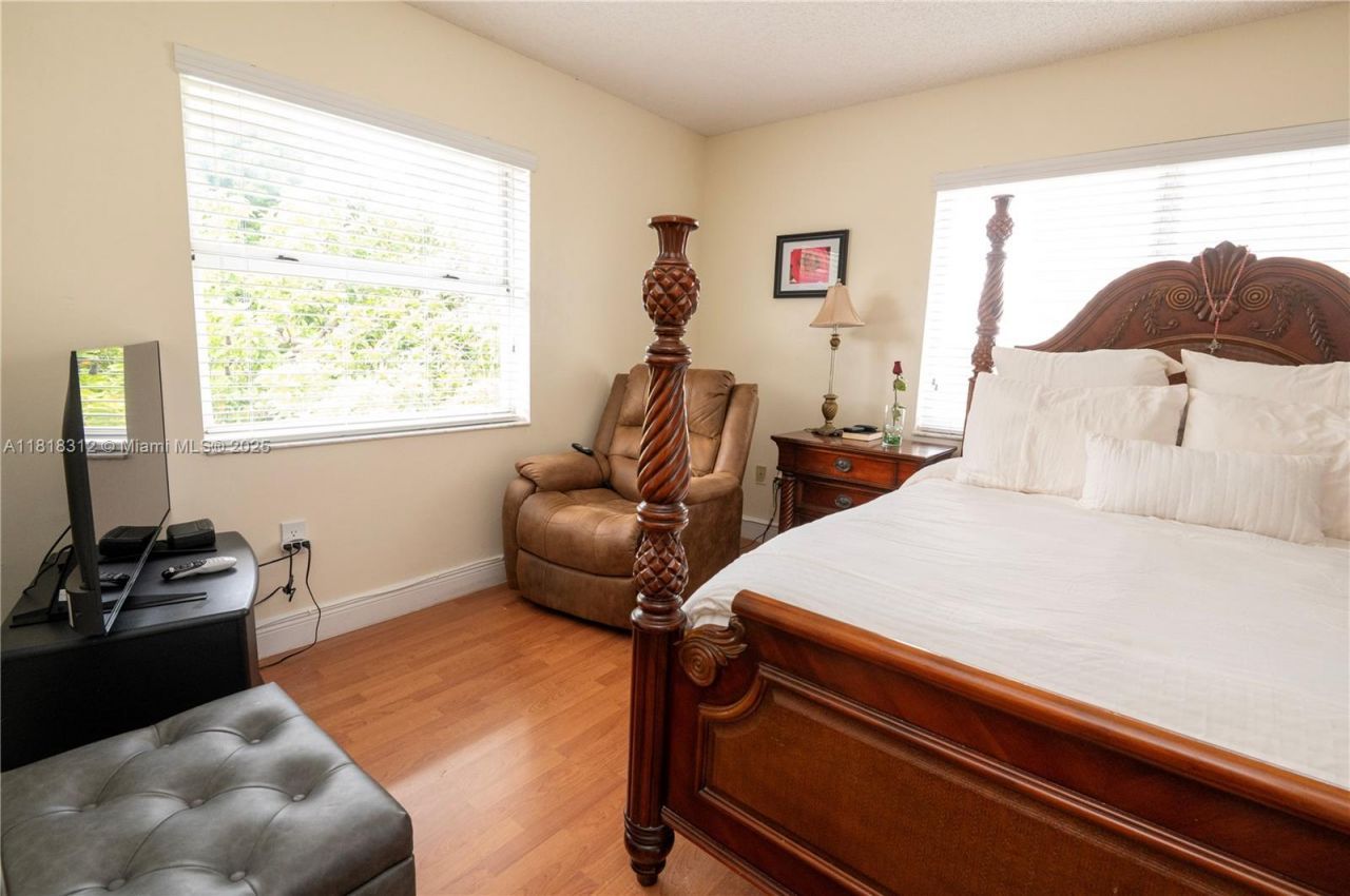 2375 W 74th St, Unit 106-6, Hialeah, FL 33016 Photo