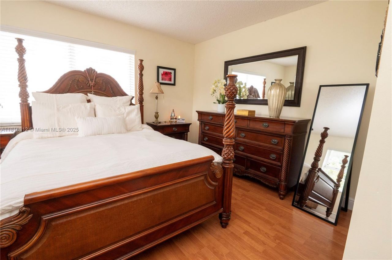 2375 W 74th St, Unit 106-6, Hialeah, FL 33016 Photo