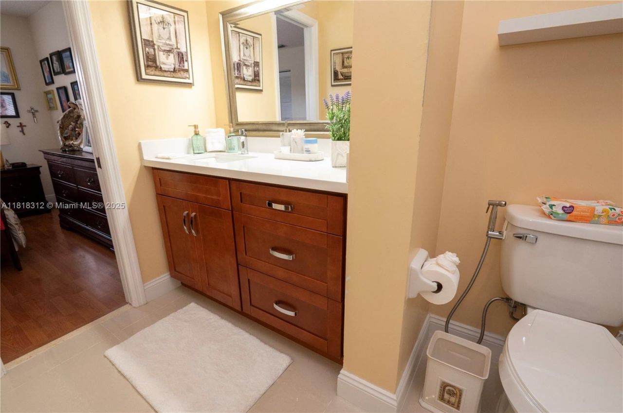 2375 W 74th St, Unit 106-6, Hialeah, FL 33016 Photo