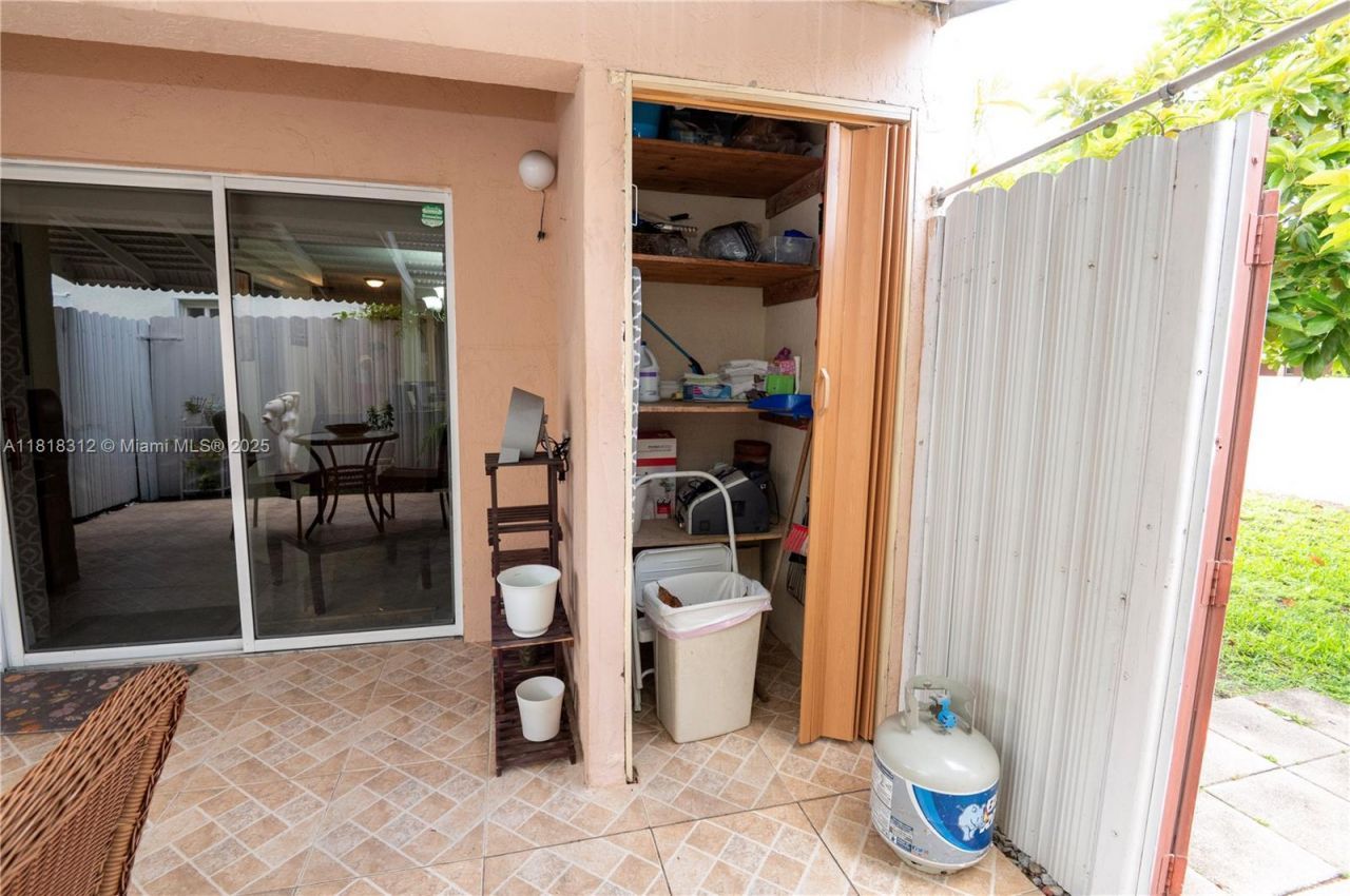 2375 W 74th St, Unit 106-6, Hialeah, FL 33016 Photo