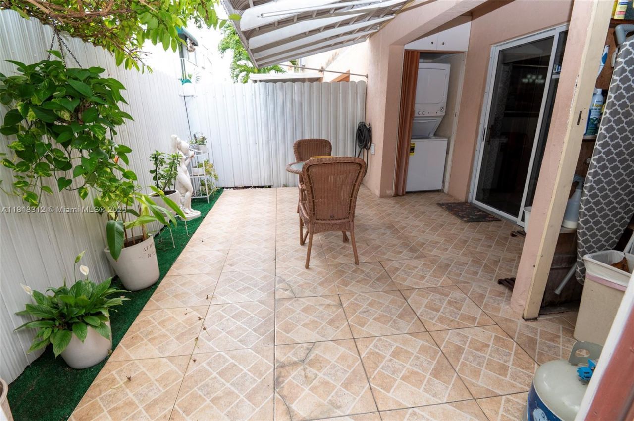 2375 W 74th St, Unit 106-6, Hialeah, FL 33016 Photo