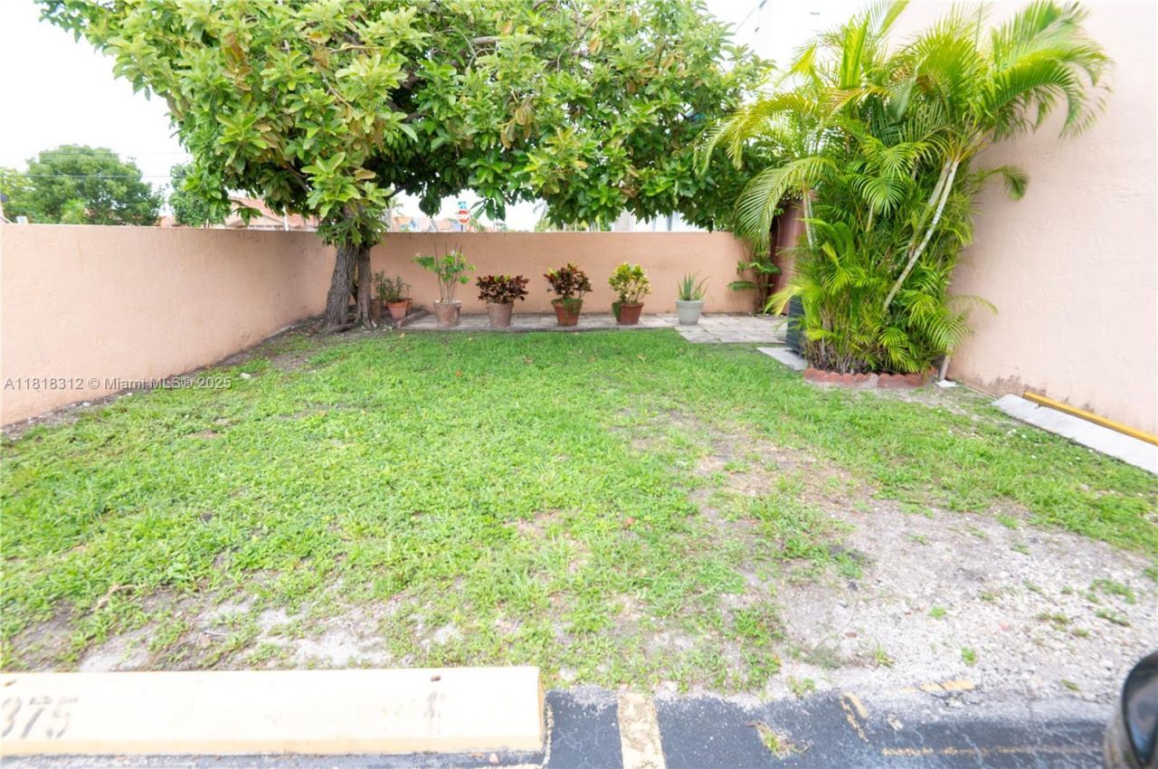 2375 W 74th St, Unit 106-6, Hialeah, FL 33016 Photo