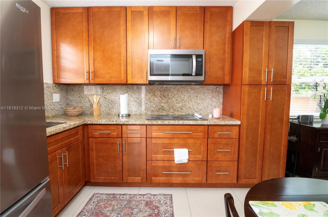 2375 W 74th St, Unit 106-6, Hialeah, FL 33016 Photo