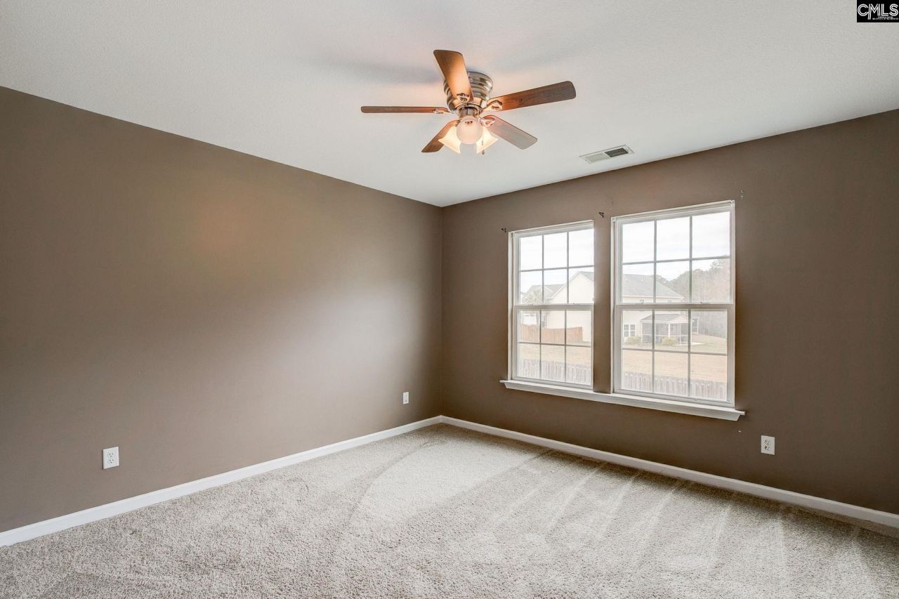 1371 Green Turf Lane Photo 9