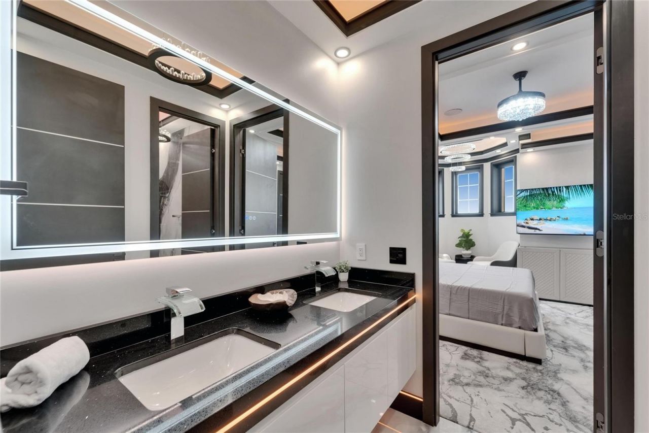 6526 Surfside Boulevard, Apollo Beach, FL 33572 Photo