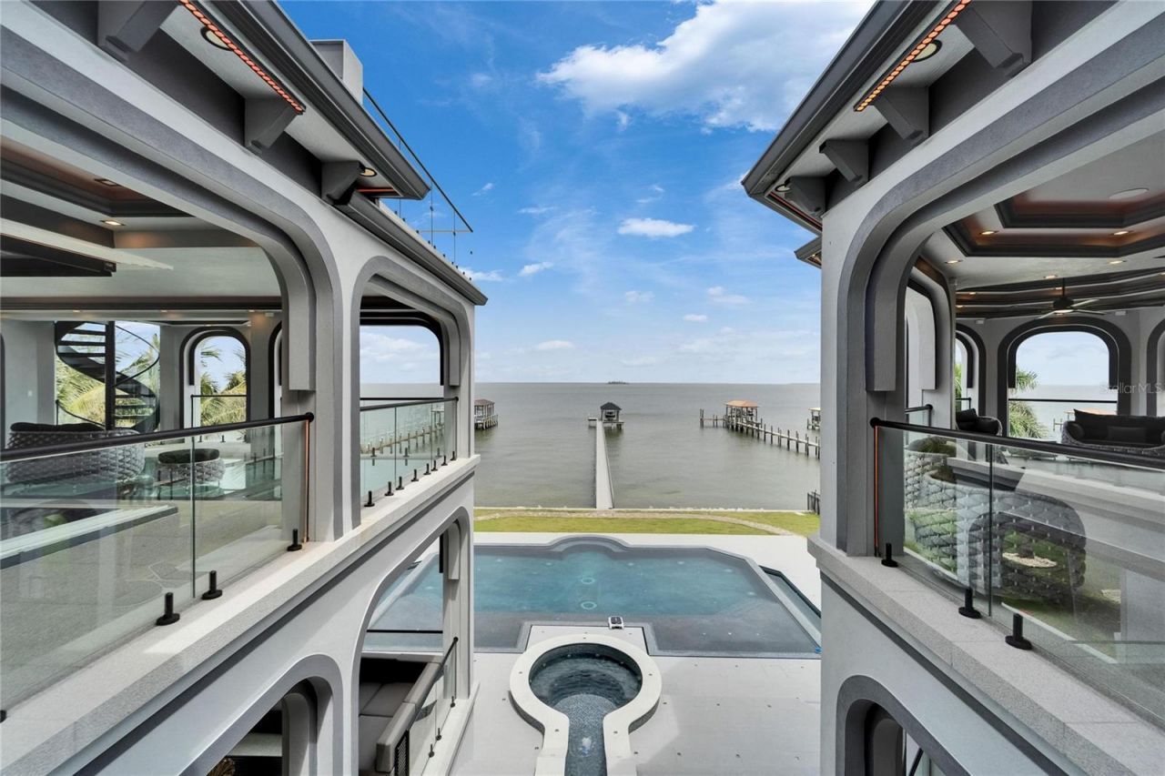 6526 Surfside Boulevard, Apollo Beach, FL 33572 Photo