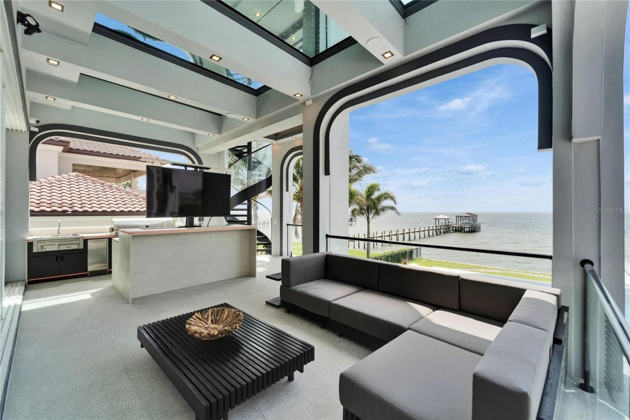 6526 Surfside Boulevard, Apollo Beach, FL 33572 Photo