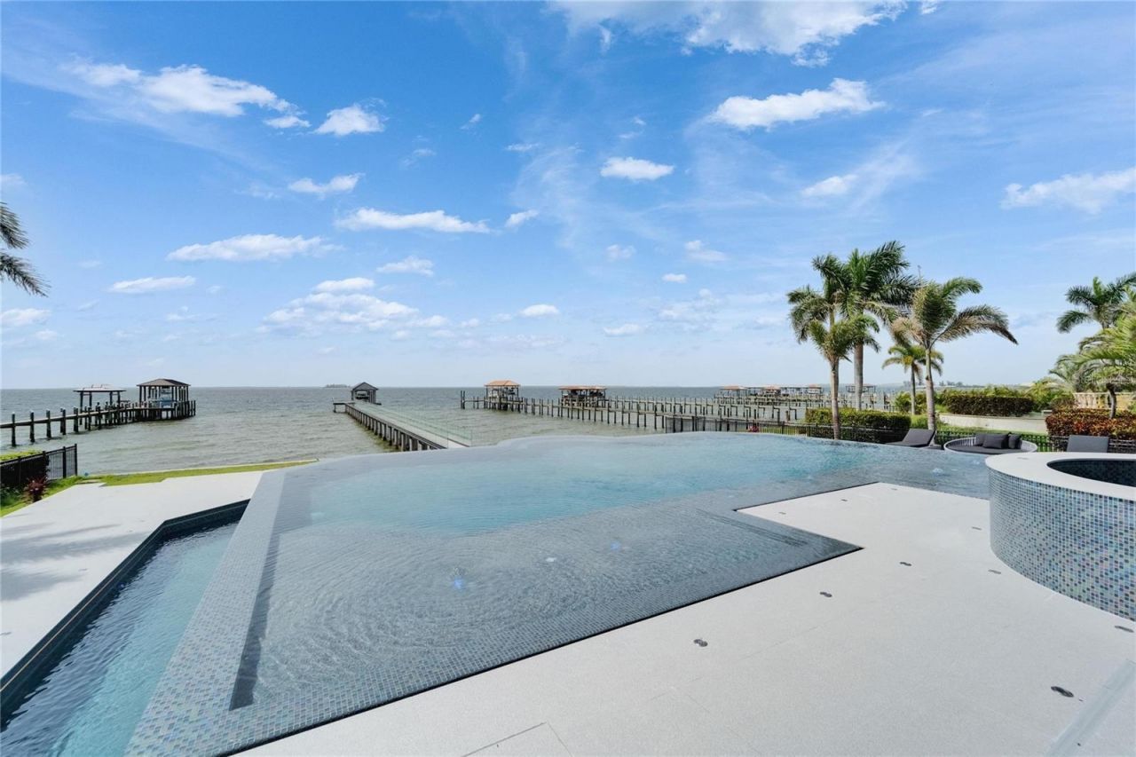 6526 Surfside Boulevard, Apollo Beach, FL 33572 Photo