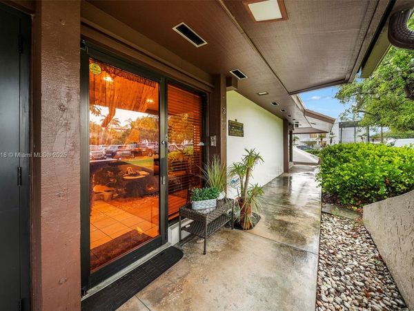 8525 SW 92nd St, Unit 3A, Miami, FL 33156